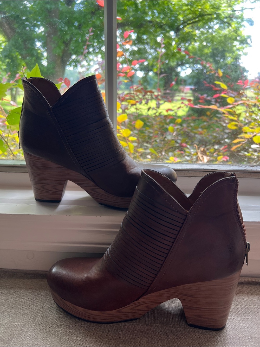 Pierre Dumas Brown Leather Platform Clog Mules - Picture 5 of 6